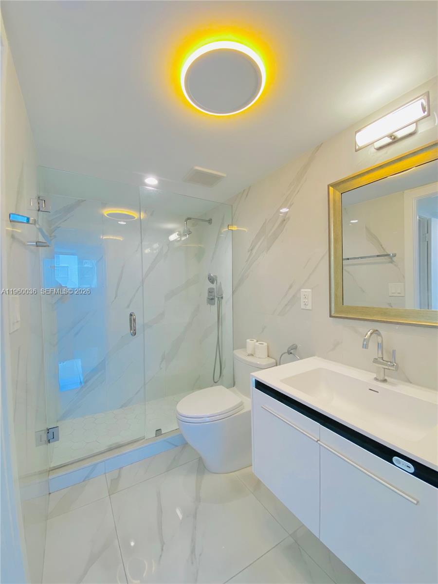 THE PRESIDENTIAL CONDO - Residential Lease