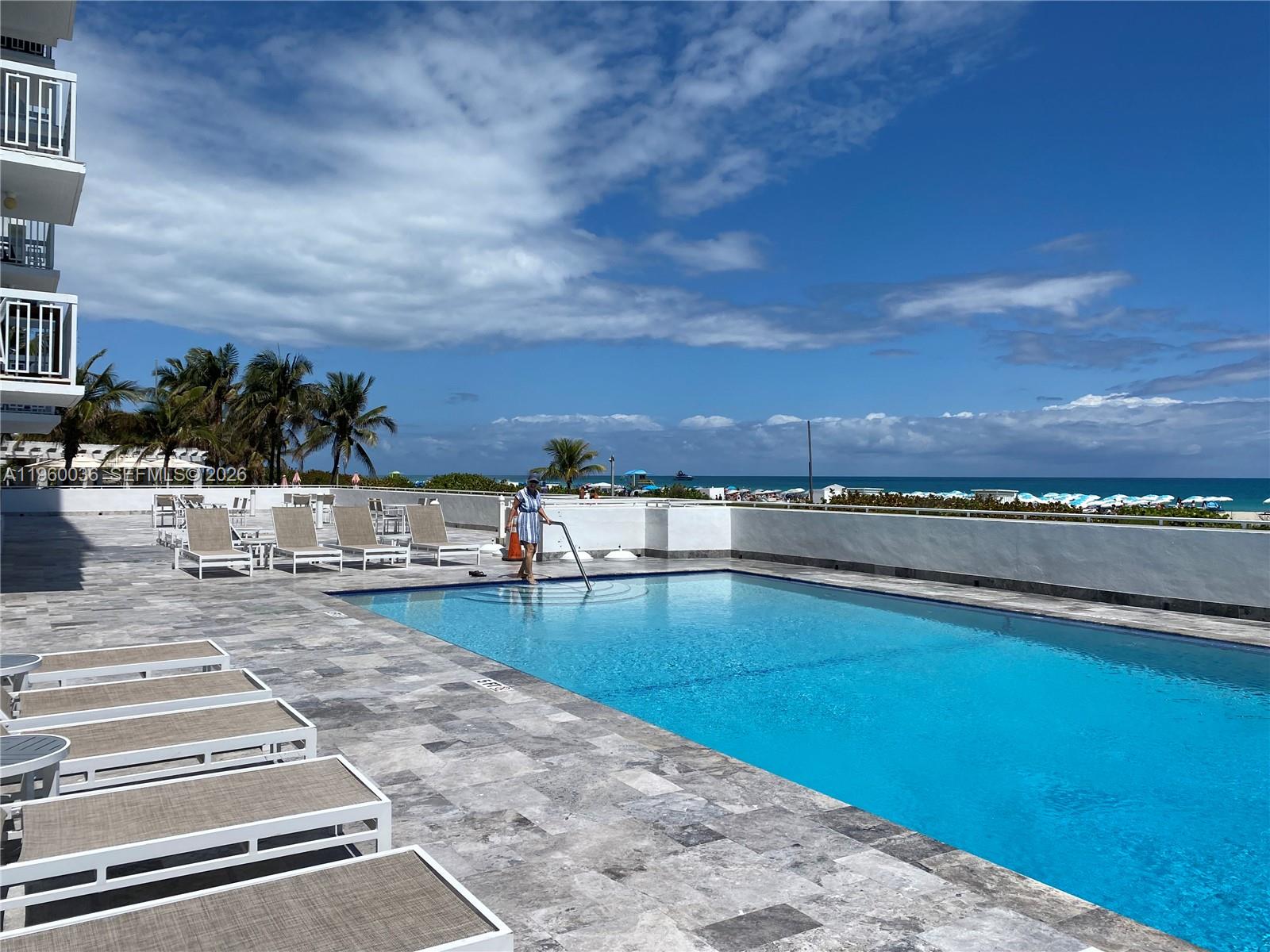 THE PRESIDENTIAL CONDO - Residential Lease