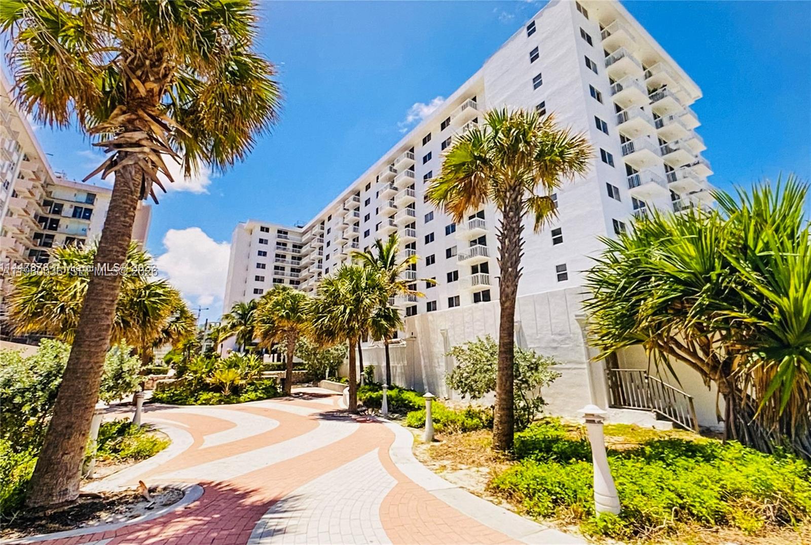 THE PRESIDENTIAL CONDO - Residential Lease