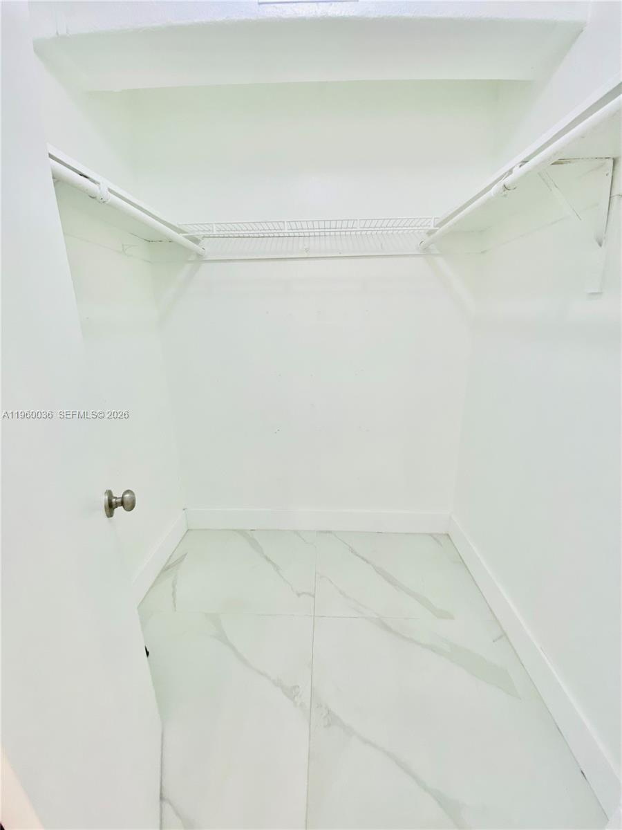 THE PRESIDENTIAL CONDO - Residential Lease