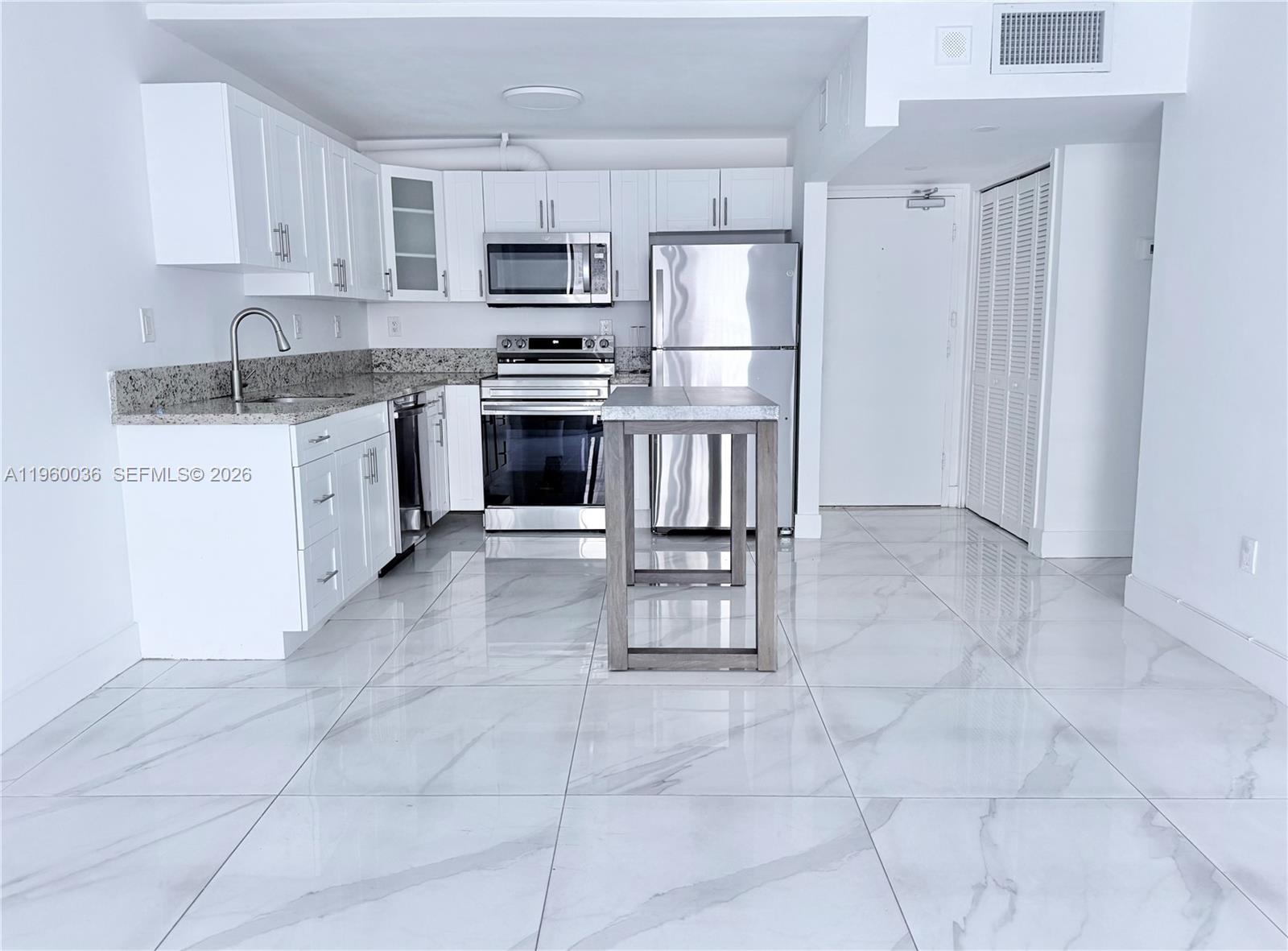 THE PRESIDENTIAL CONDO - Residential Lease