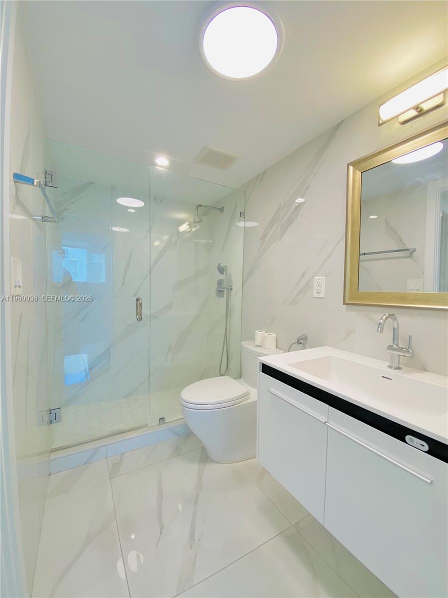 THE PRESIDENTIAL CONDO - Residential Lease