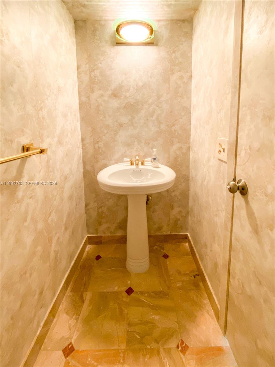 GUILDFORD CONDO - Residential