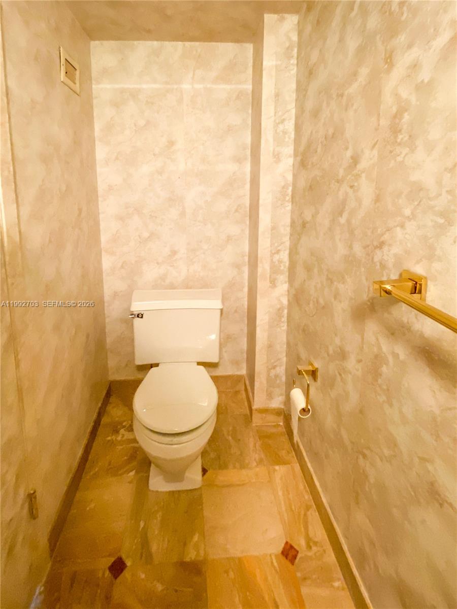 GUILDFORD CONDO - Residential