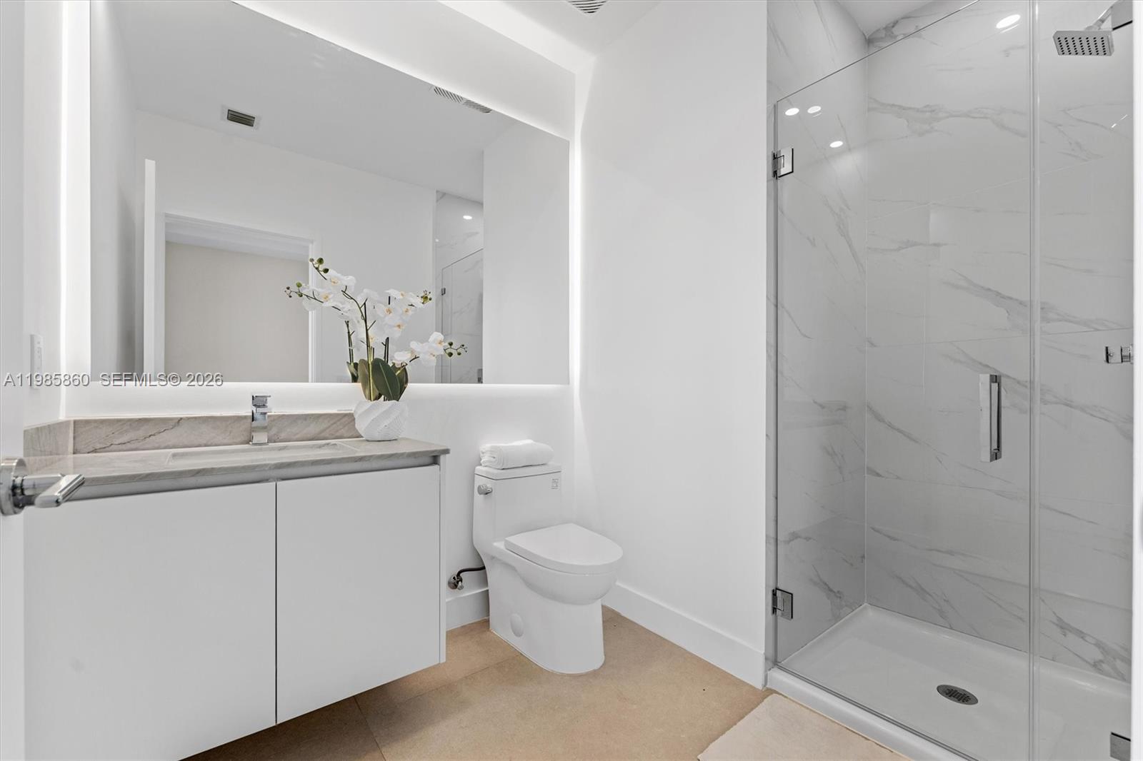 ARIA RESERVE SOUTH CONDO - Residential Lease