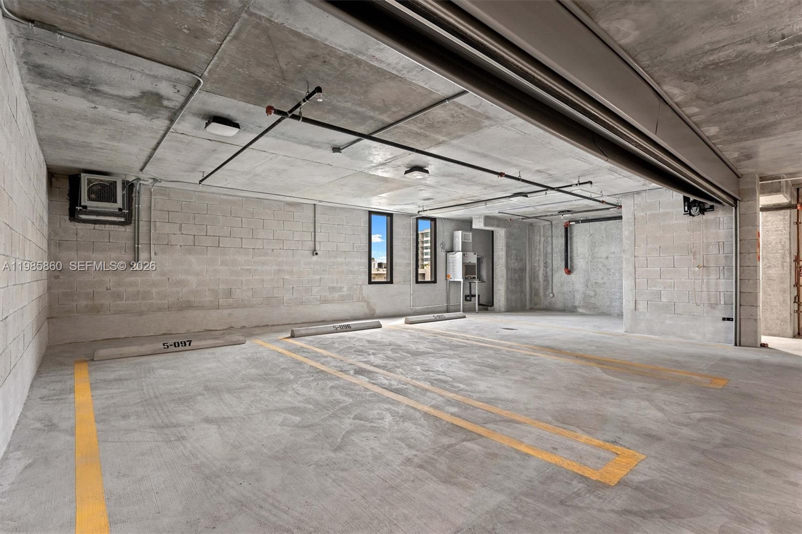 ARIA RESERVE SOUTH CONDO - Residential Lease