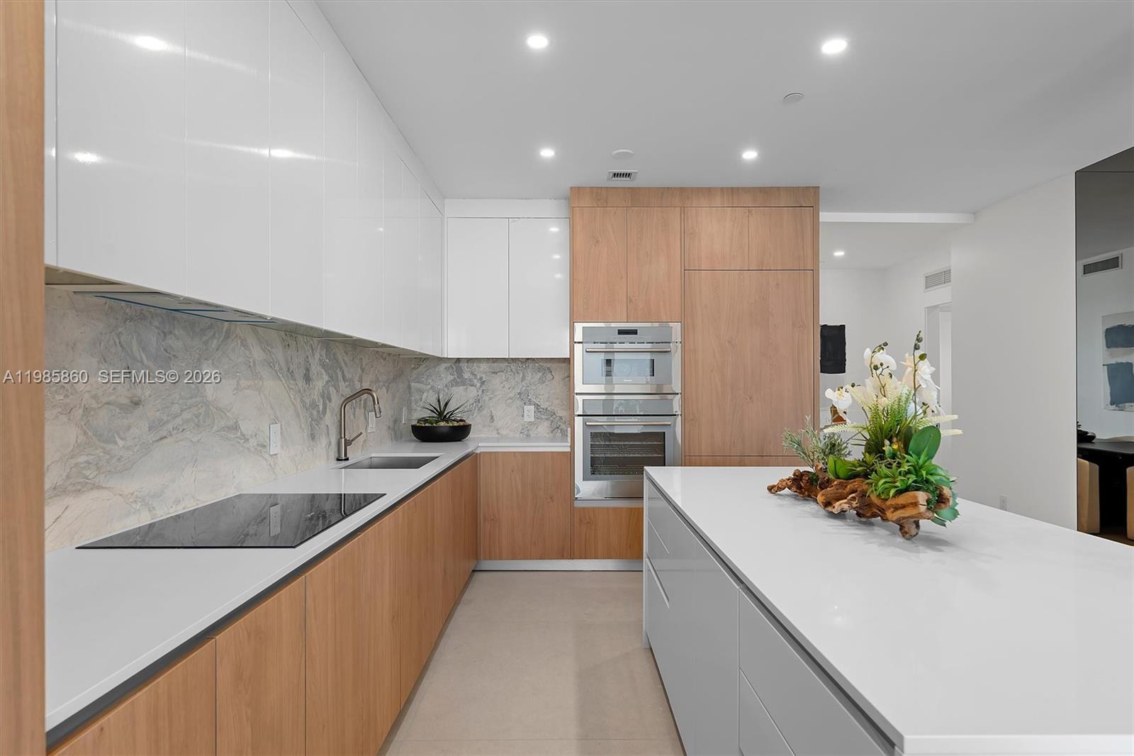 ARIA RESERVE SOUTH CONDO - Residential Lease