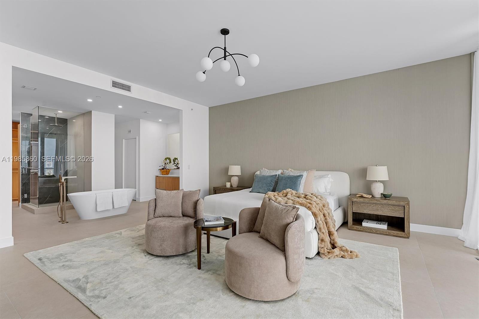 ARIA RESERVE SOUTH CONDO - Residential Lease