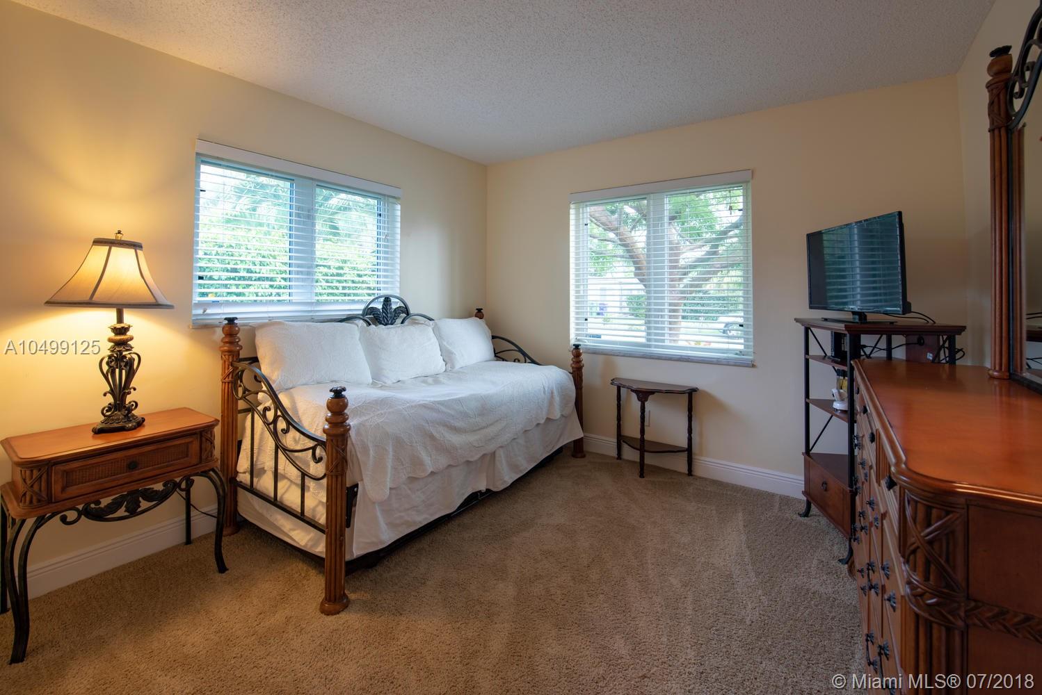 RAINBOW LAKES - Residential