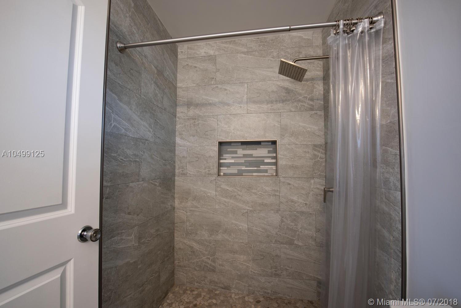 RAINBOW LAKES - Residential