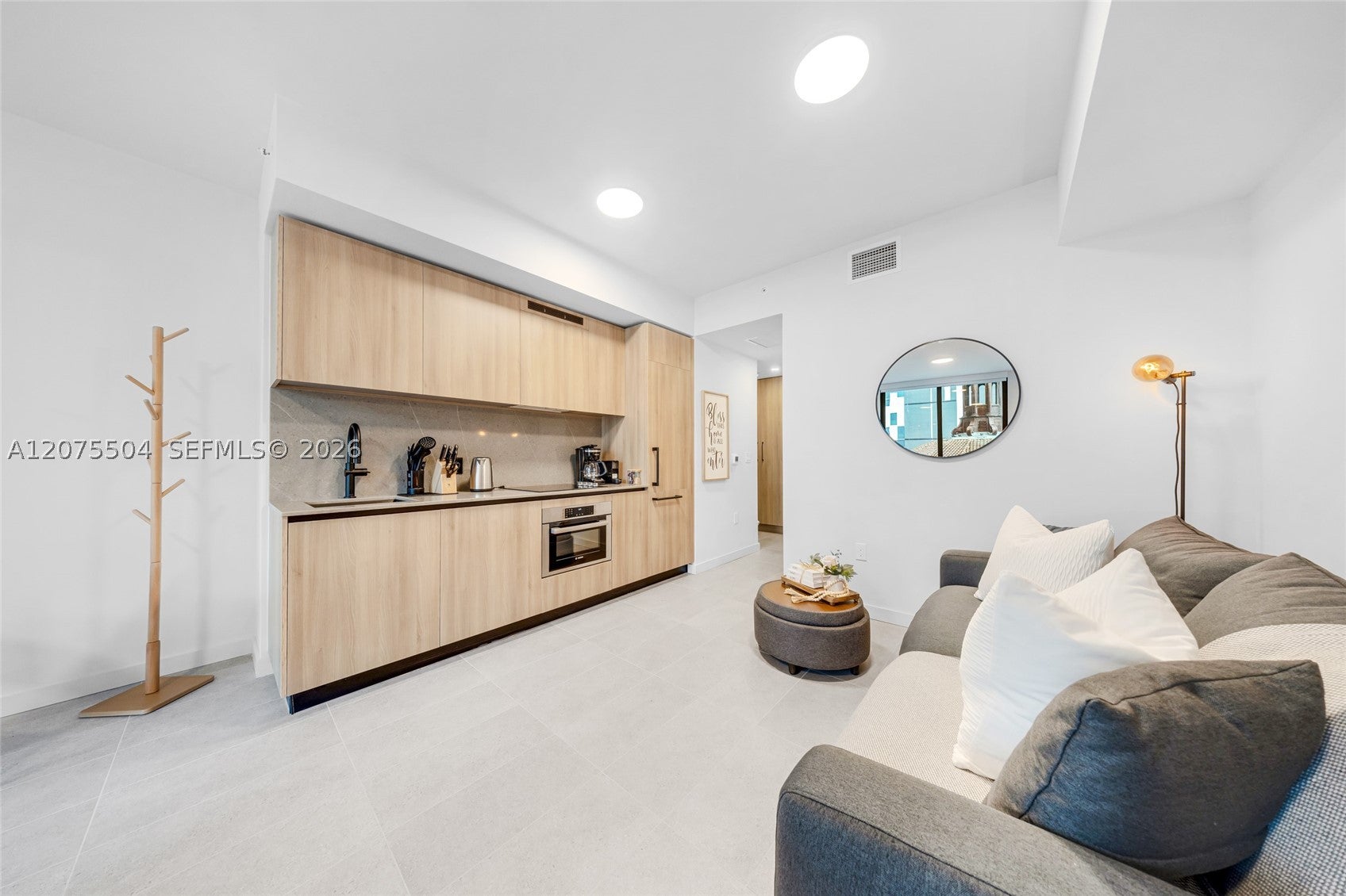121 NE 5th St 707