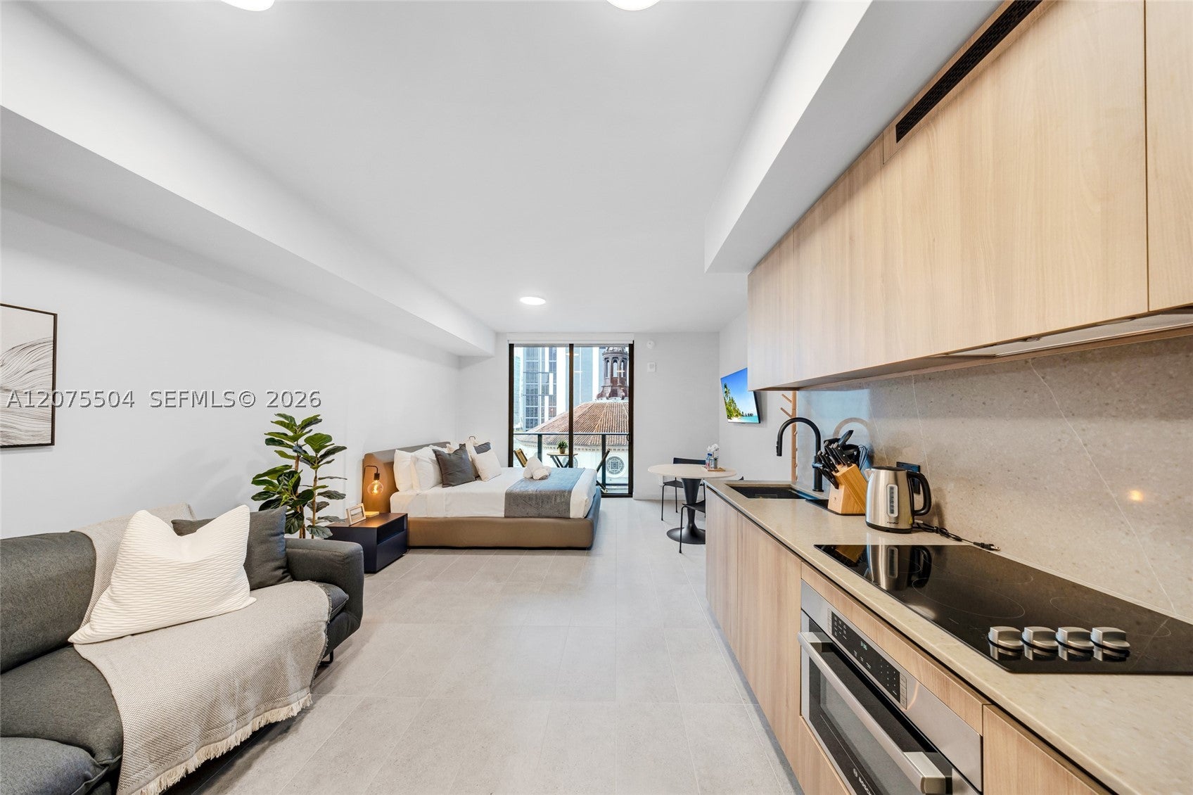 121 NE 5th St 707