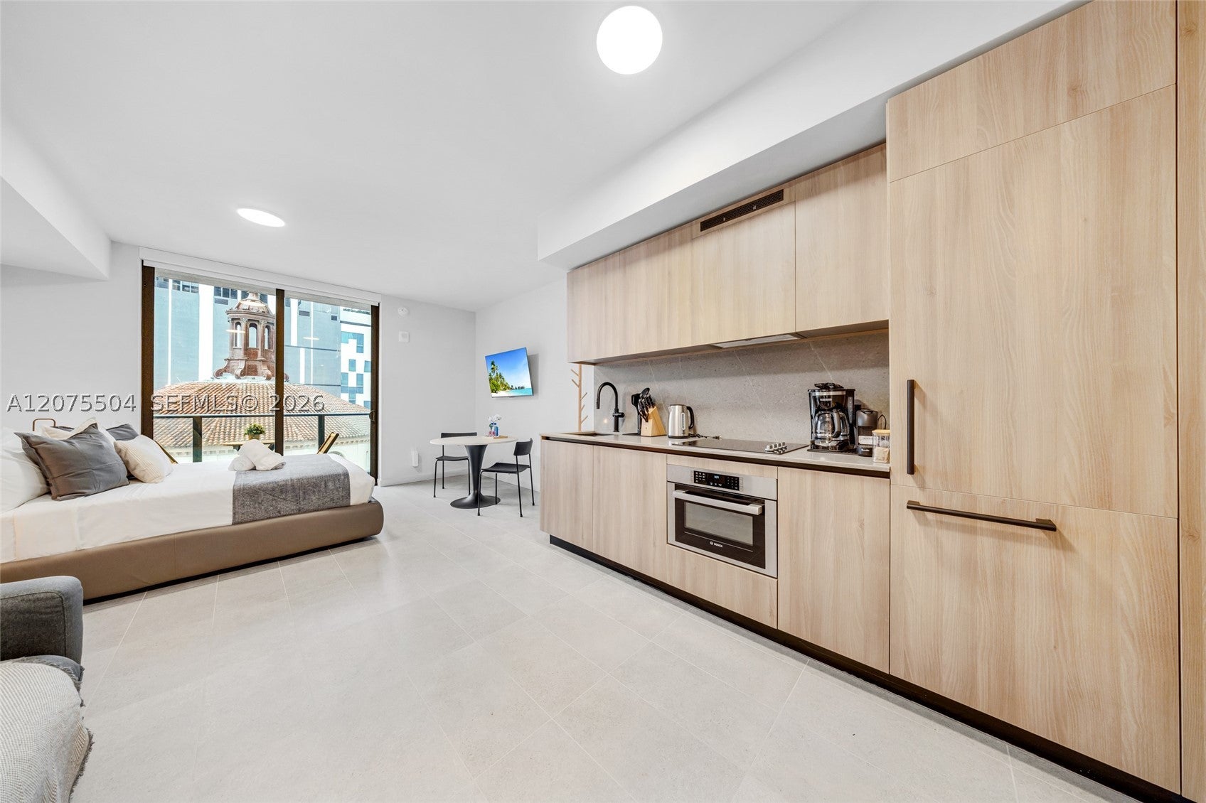 121 NE 5th St 707