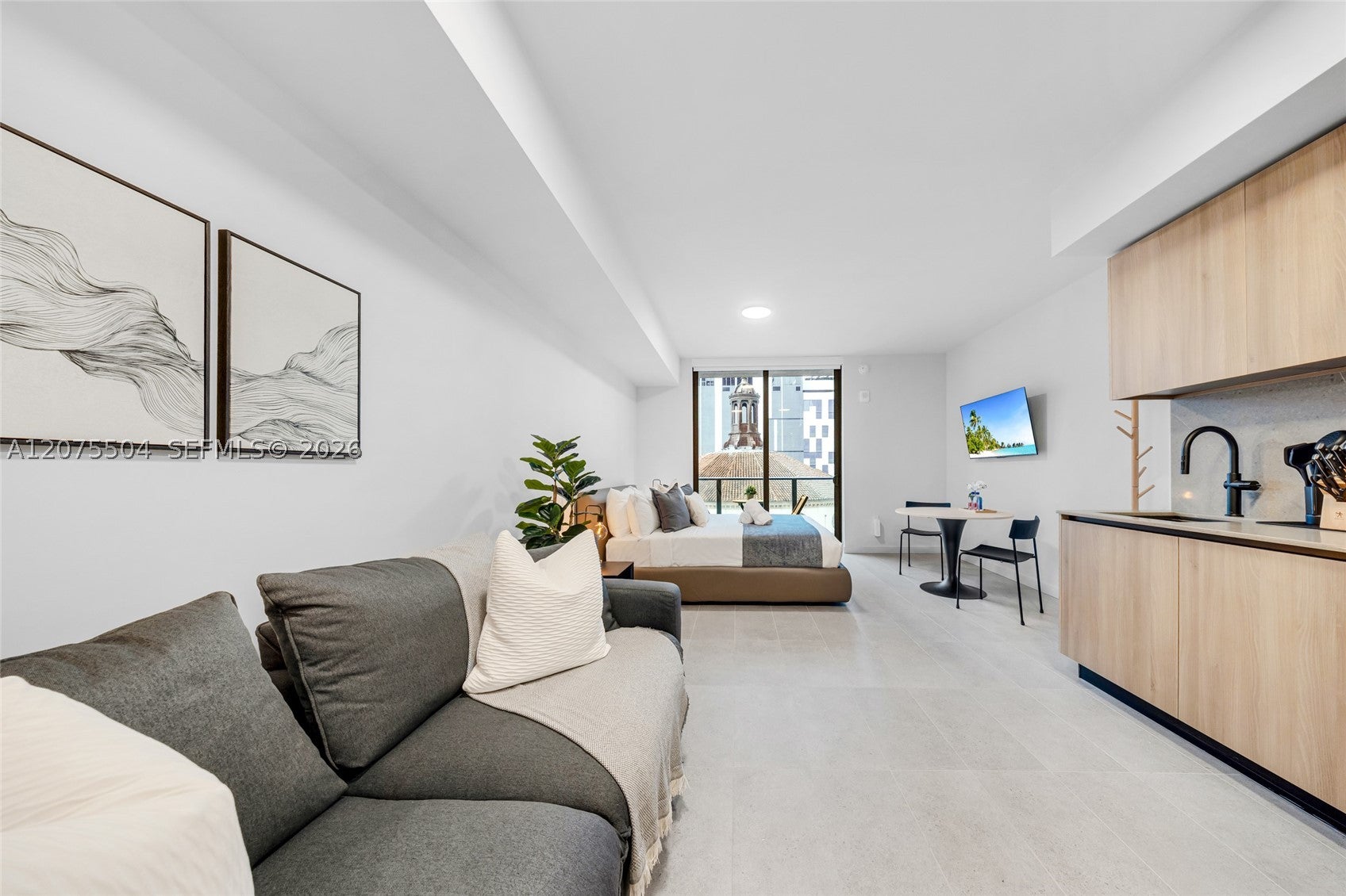 121 NE 5th St 707
