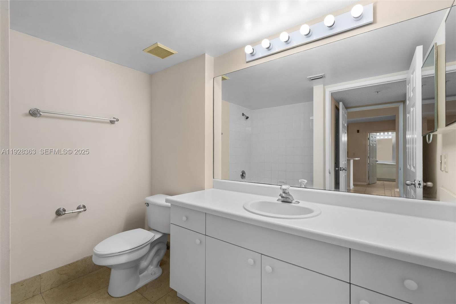 ROYAL GRAND CONDO - Residential