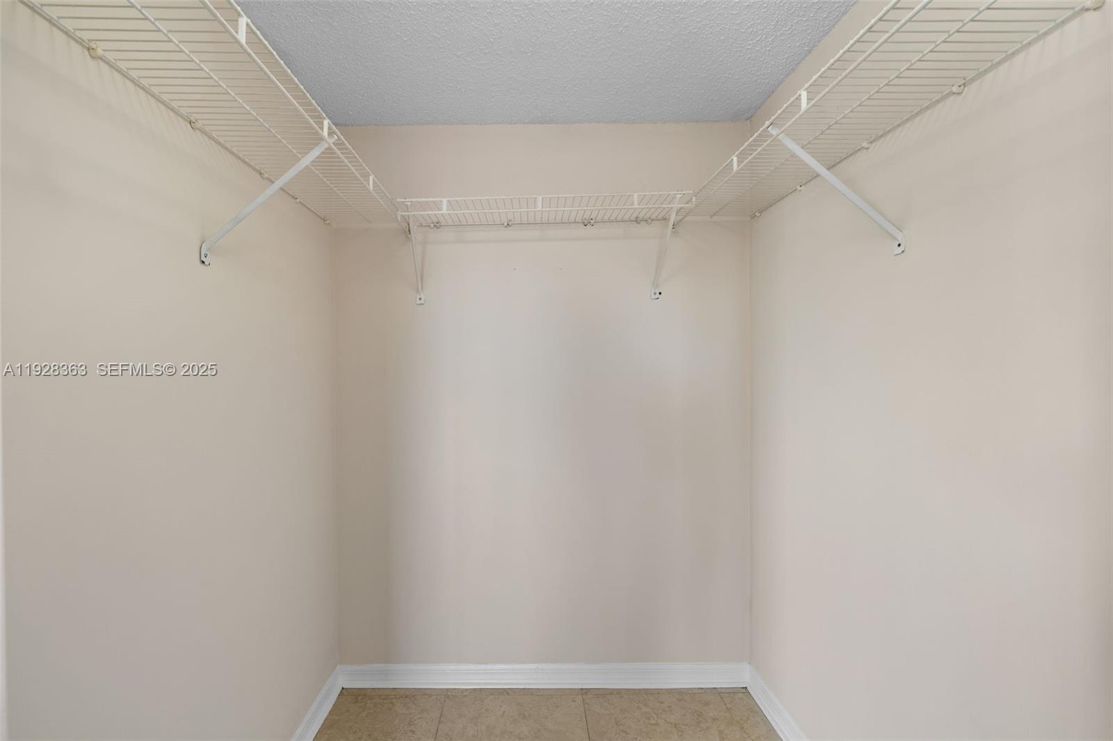 ROYAL GRAND CONDO - Residential