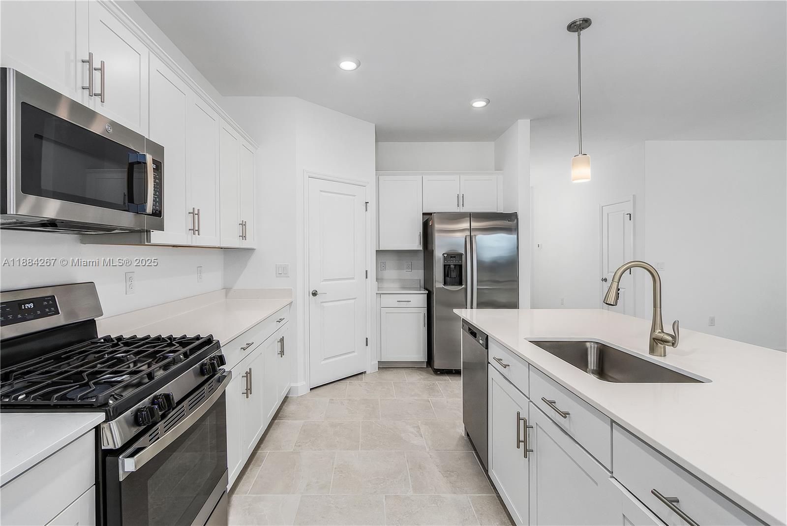 VERDANA VILLAGE - Residential