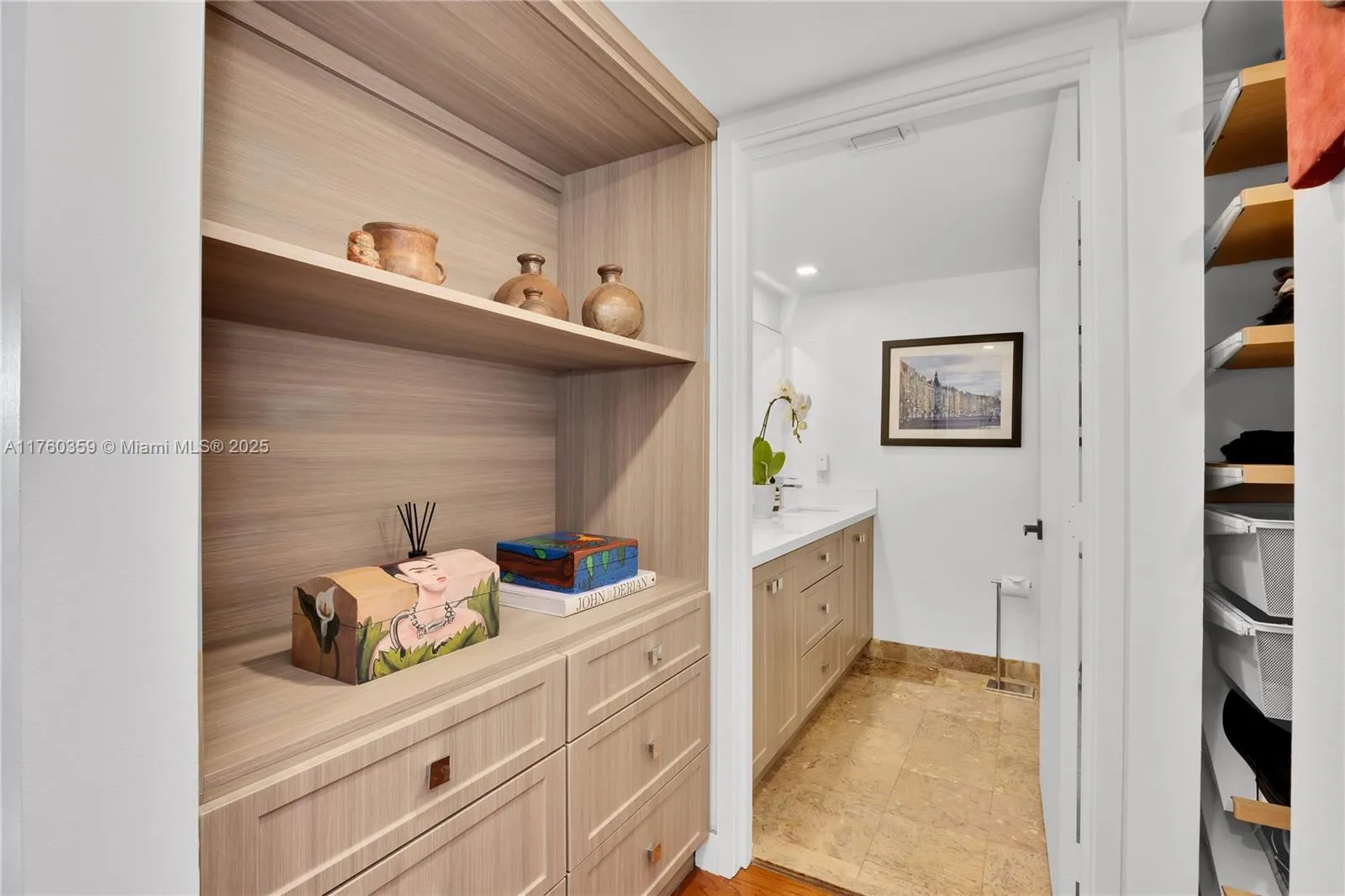 Miami, Florida 33129, United States, 2 Bedrooms Bedrooms, ,3 BathroomsBathrooms,Residential,Pending,85494