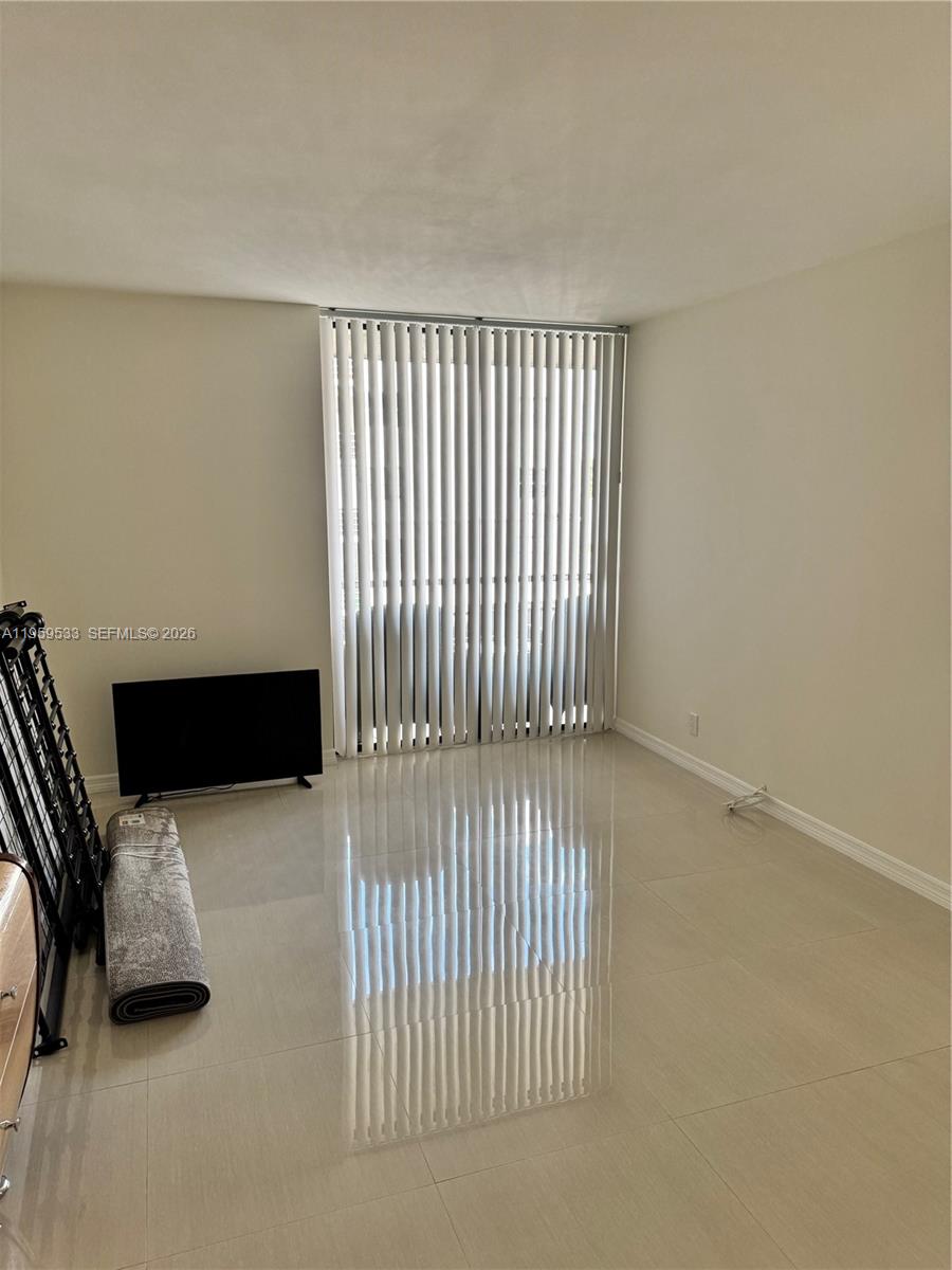 CARLTON BAY CONDO - Residential Lease