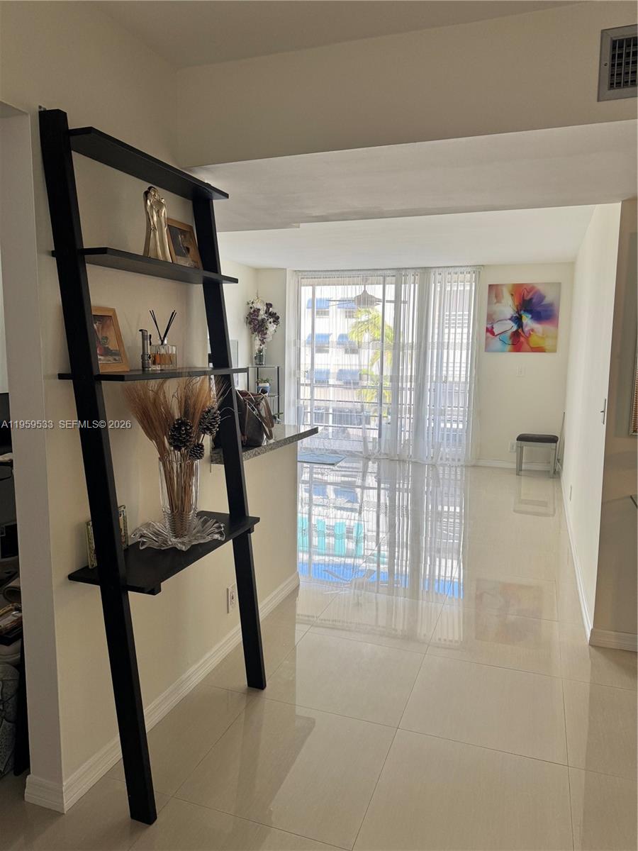 CARLTON BAY CONDO - Residential Lease