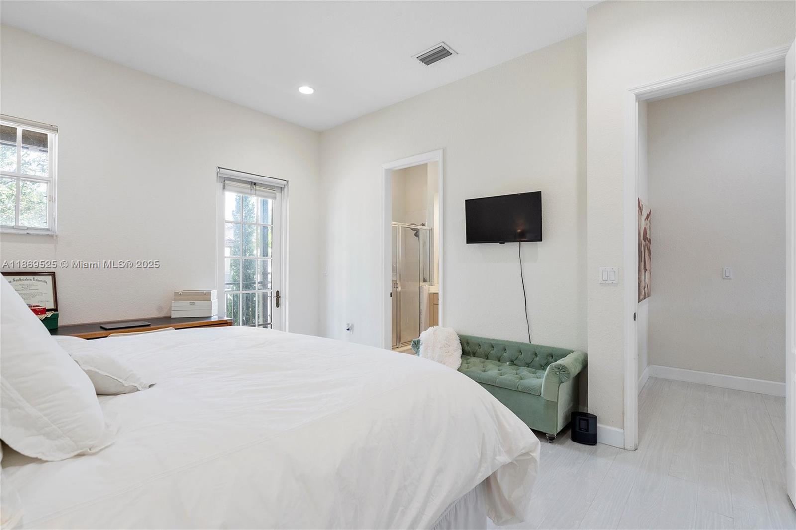 MEADOW PINES - Residential