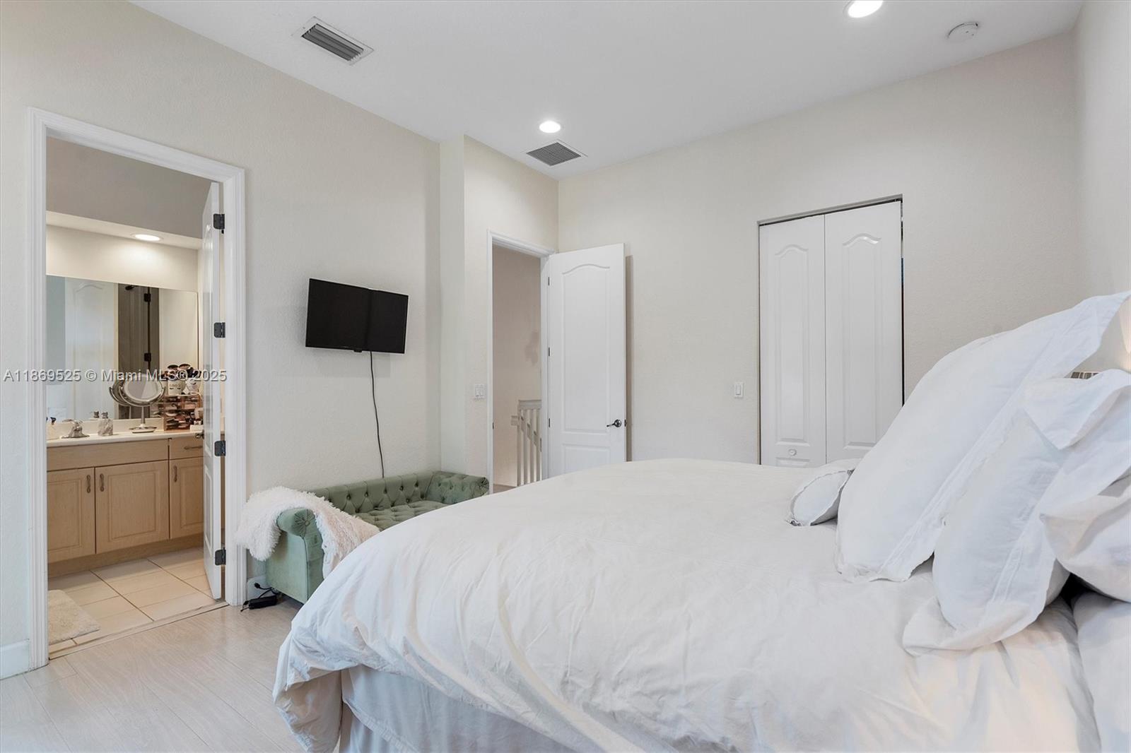 MEADOW PINES - Residential