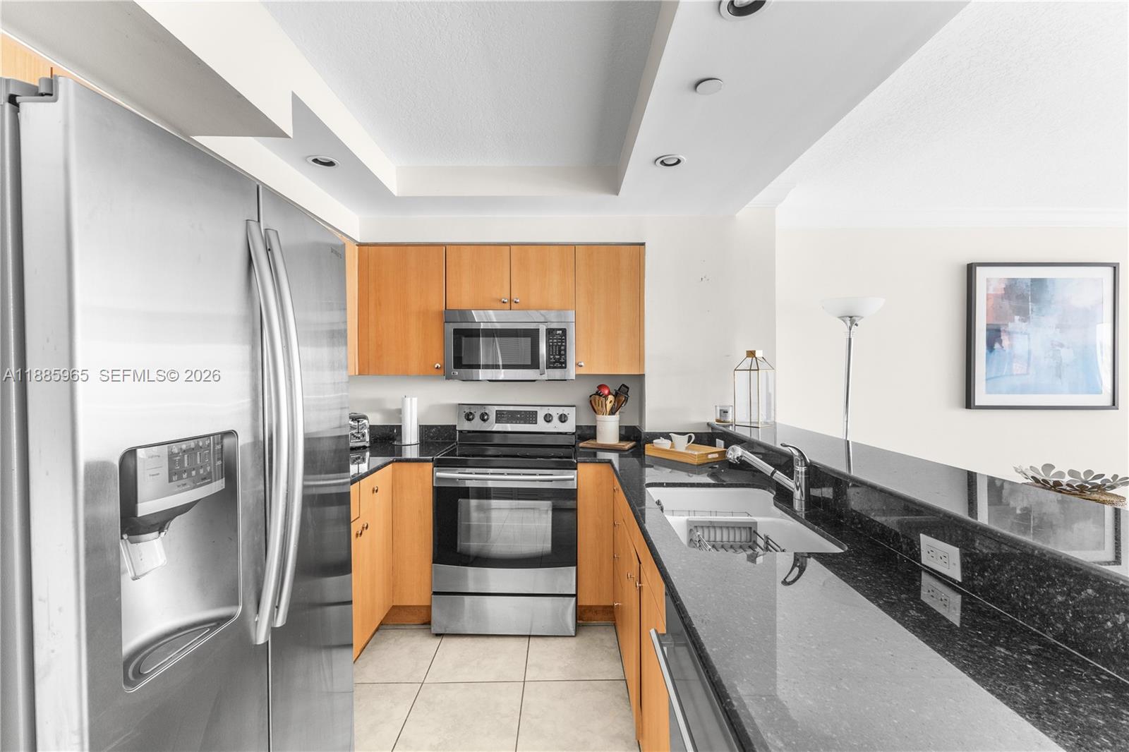 THE COLLINS CONDO - Residential