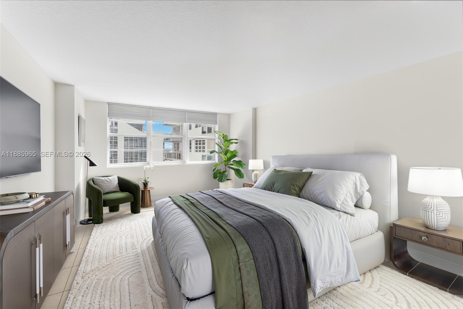 THE COLLINS CONDO - Residential