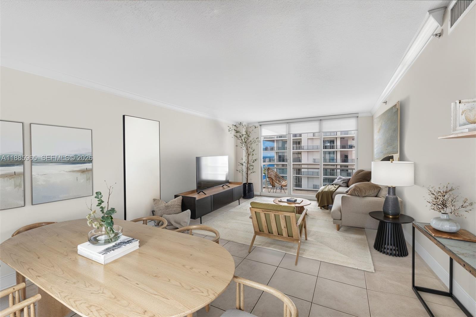 THE COLLINS CONDO - Residential