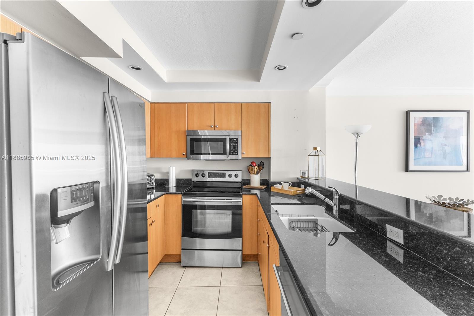 THE COLLINS CONDO - Residential