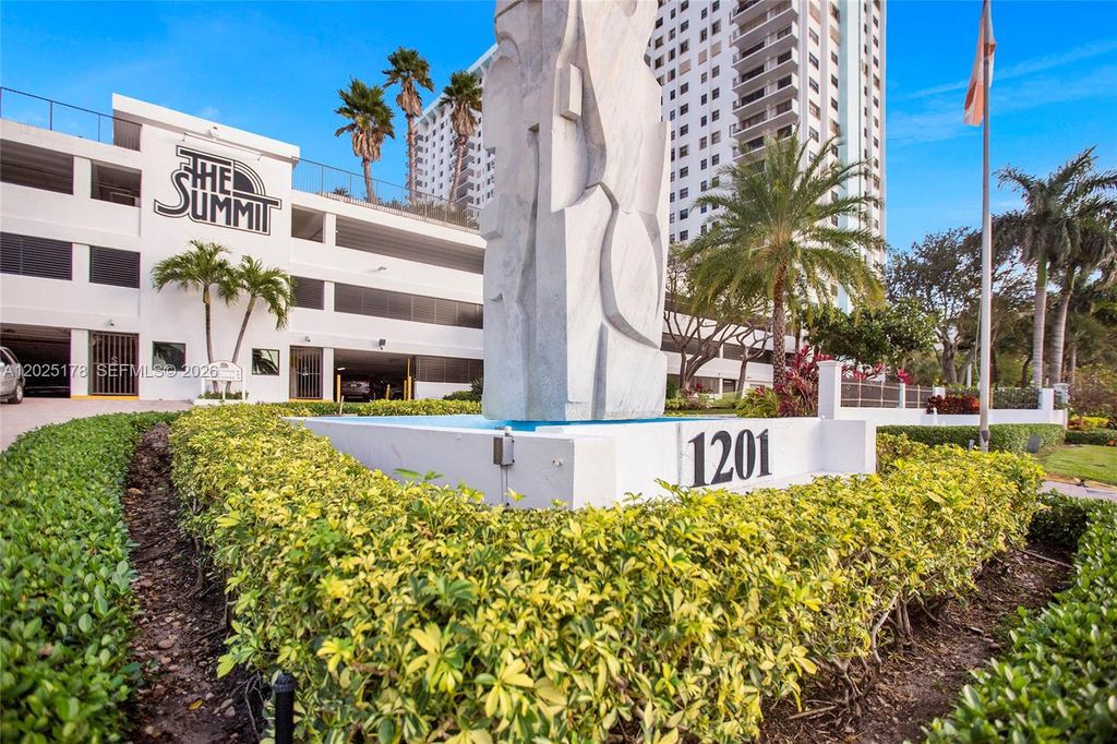 Photo of 1201 S Ocean Dr #609S, Hollywood, FL 33019 (MLS # A12025178)