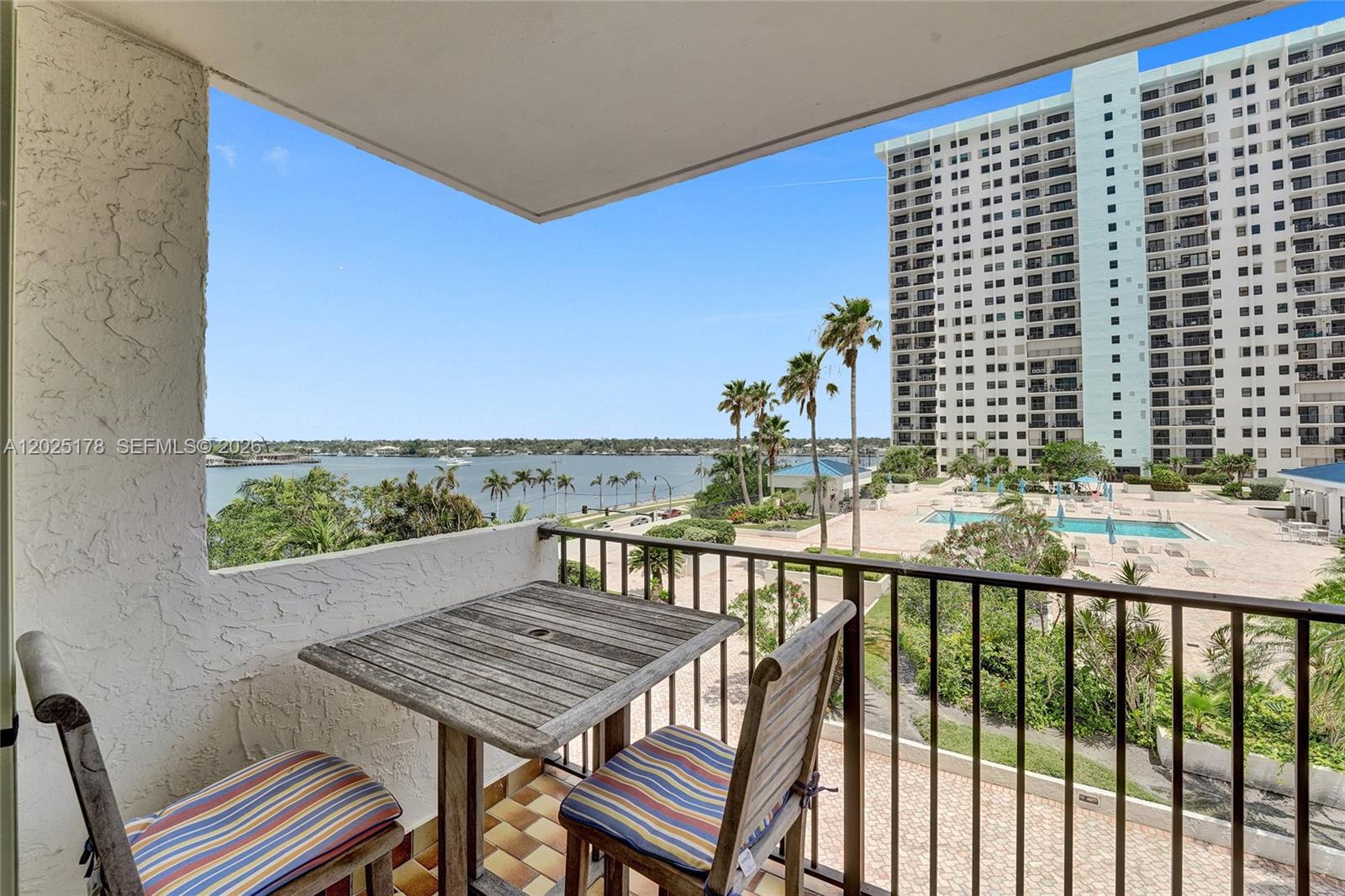 SUMMIT CONDO - Residential