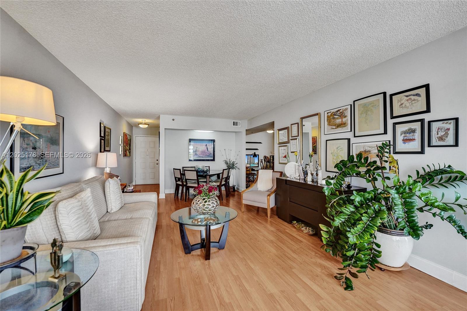 SUMMIT CONDO - Residential