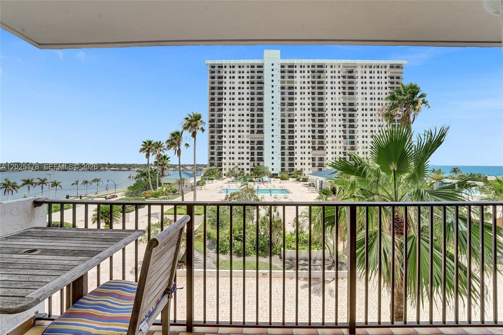 SUMMIT CONDO - Residential