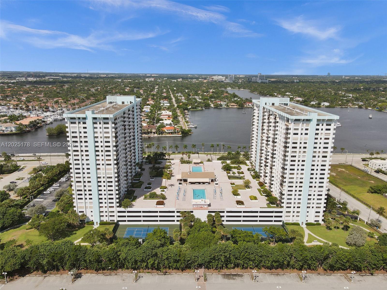 SUMMIT CONDO - Residential