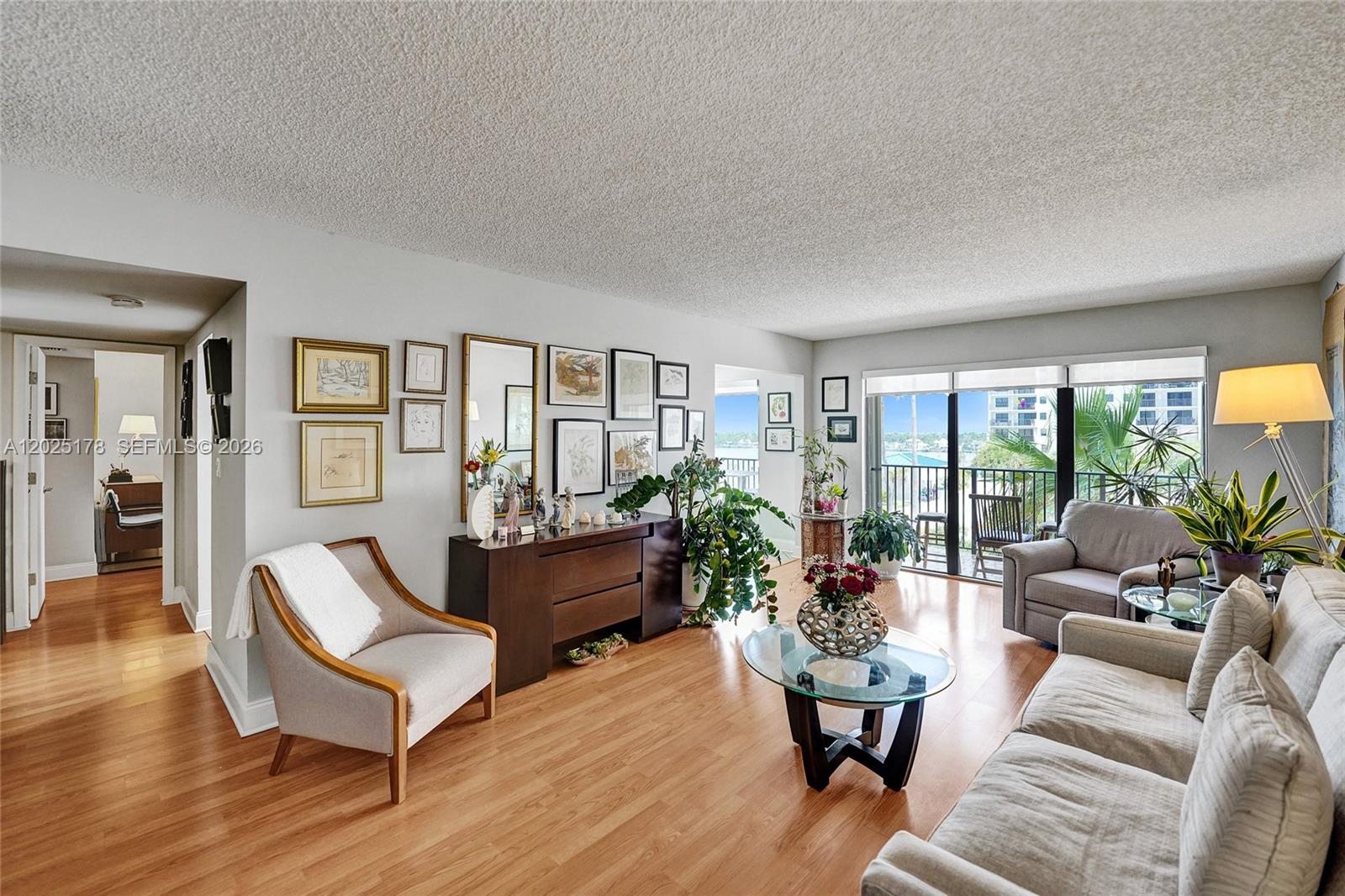 SUMMIT CONDO - Residential
