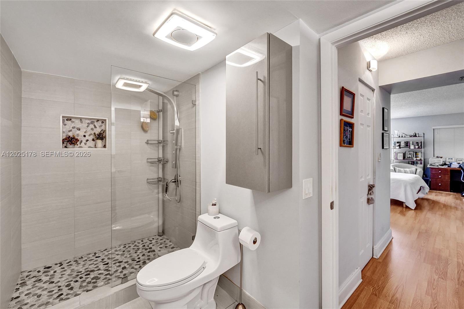 SUMMIT CONDO - Residential