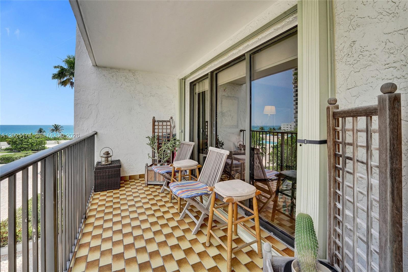 SUMMIT CONDO - Residential