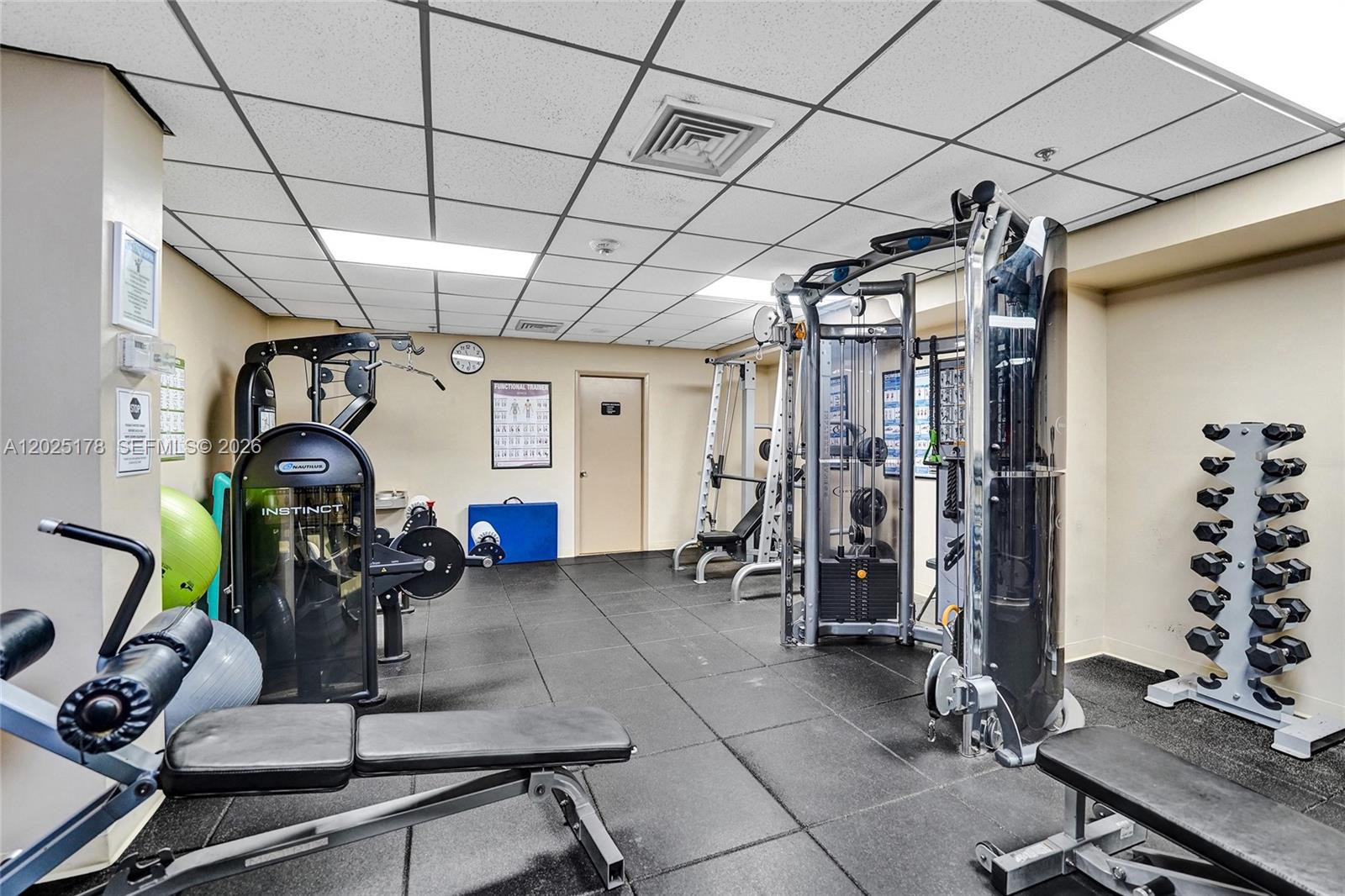 SUMMIT CONDO - Residential