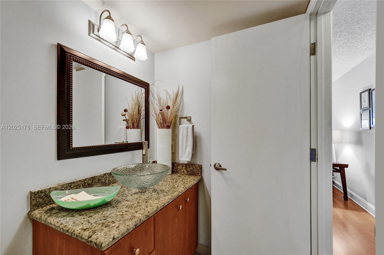 SUMMIT CONDO - Residential