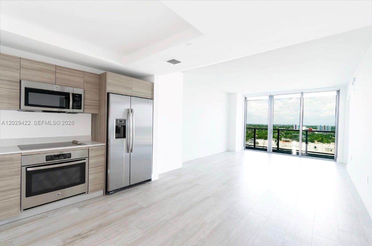 121 NE 34th St 1412