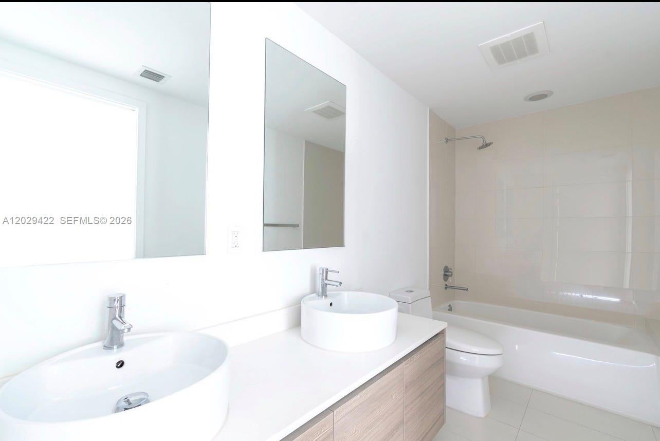 121 NE 34th St 1412