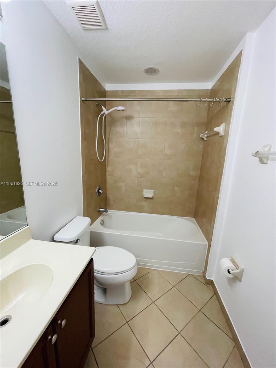 ST MORITZ AT DORAL CONDO - Residential