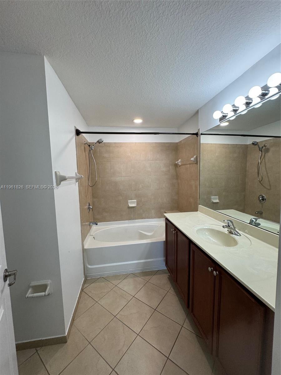 ST MORITZ AT DORAL CONDO - Residential