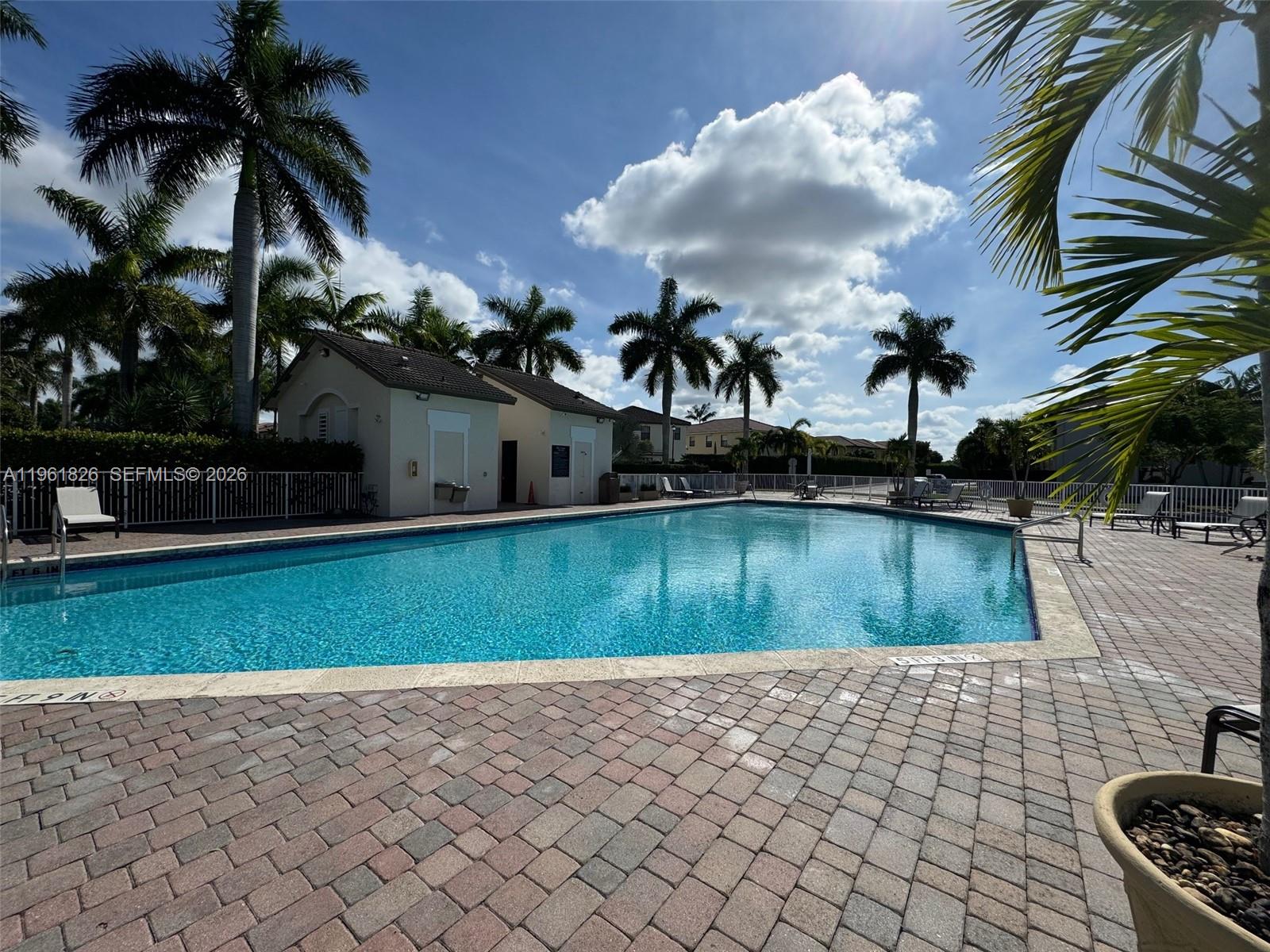 ST MORITZ AT DORAL CONDO - Residential