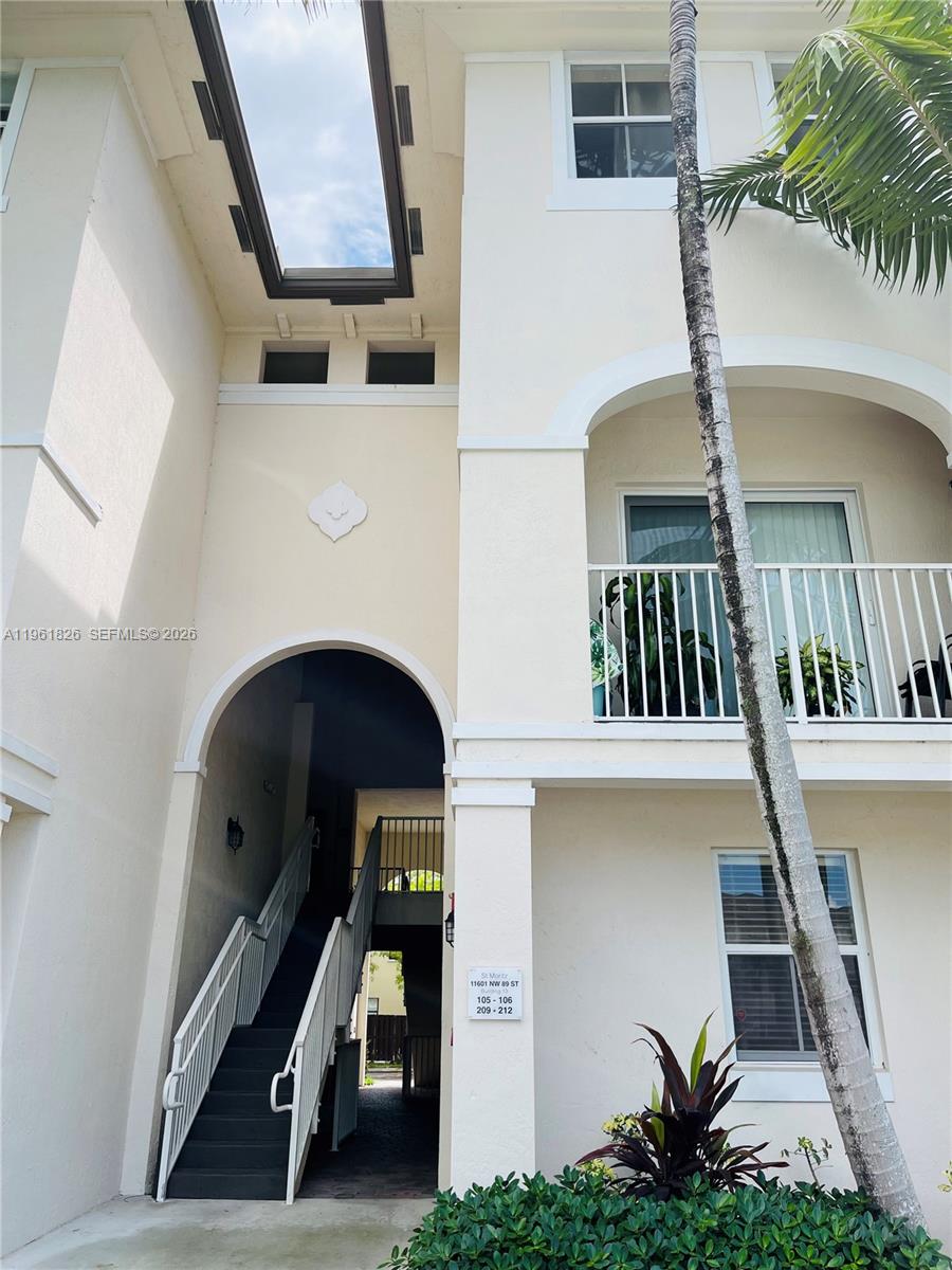 ST MORITZ AT DORAL CONDO - Residential