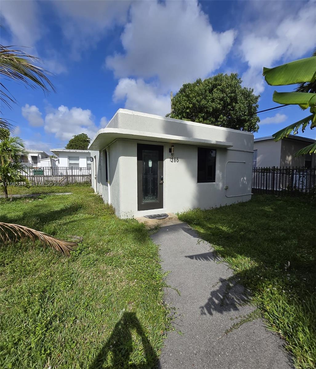 BISCAYNE SHORES CORR PLAT - Residential Lease