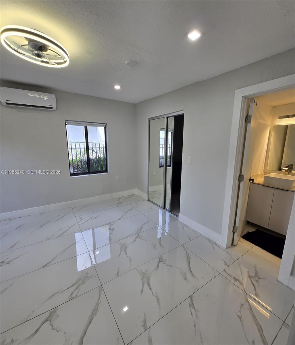 BISCAYNE SHORES CORR PLAT - Residential Lease