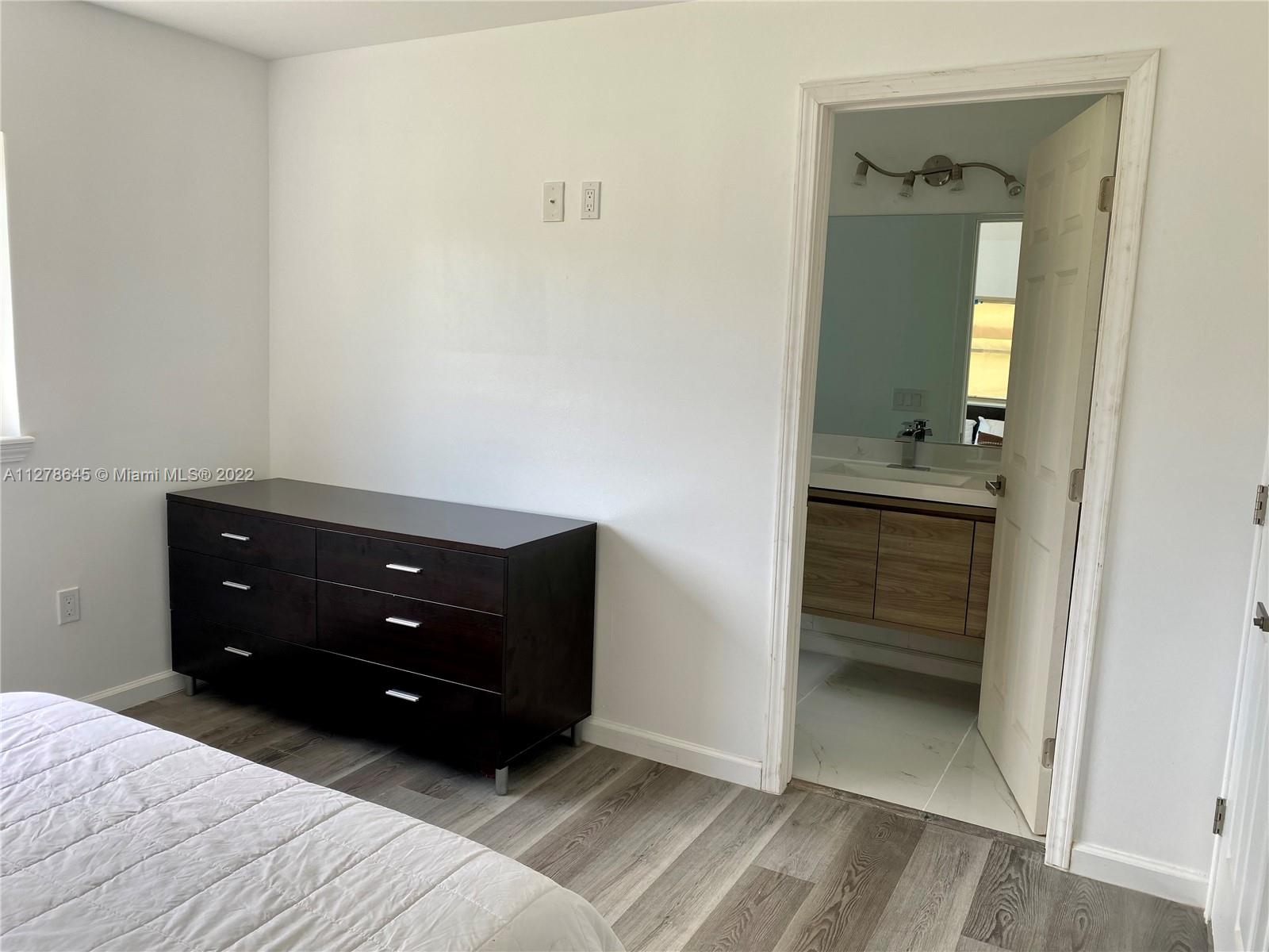 PARKWAY MANOR - Residential