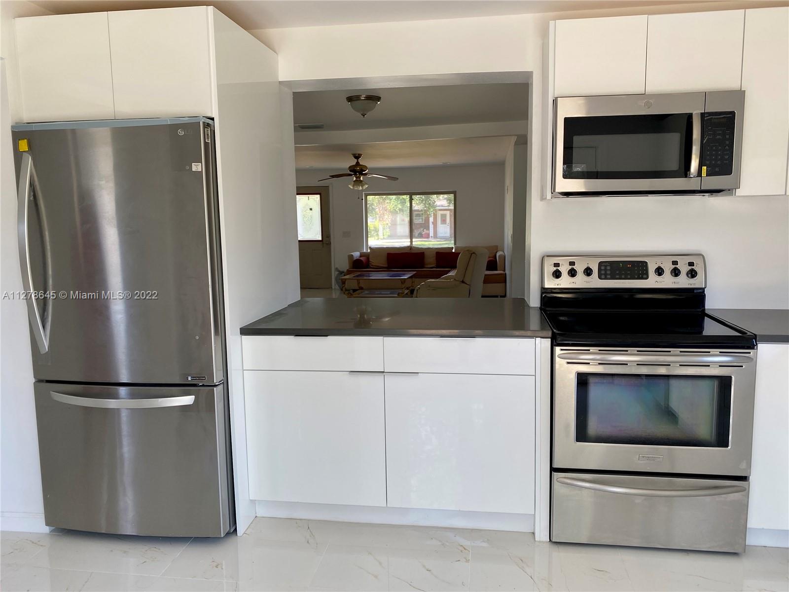 PARKWAY MANOR - Residential